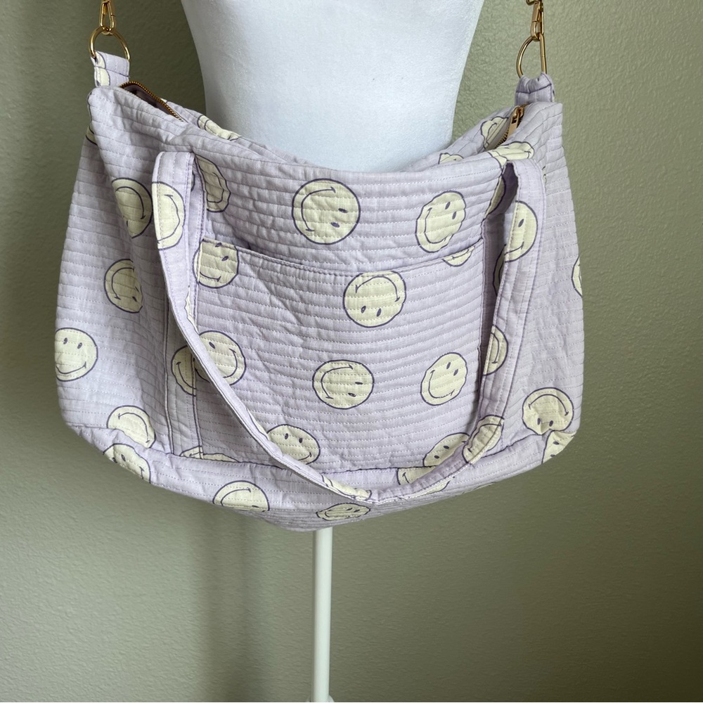 Smiley Face Quilted Shoulder Bag - Purple